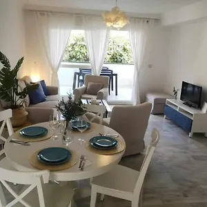 https://duplex-in-lunamar-complex.1costadelsol.com